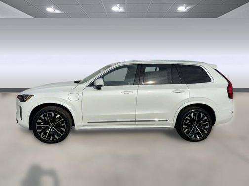 2026 Volvo XC90 Plug-In Hybrid T8 Plus 7-Seater