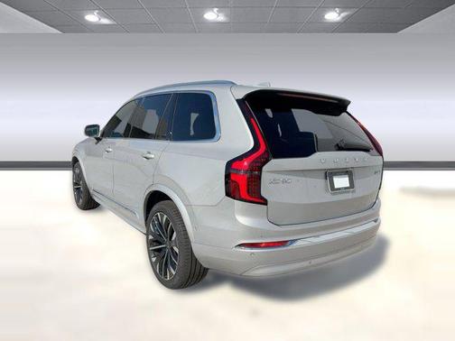 2025 Volvo XC90 B5 Plus 7-Seater