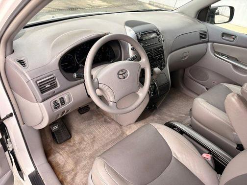 2006 Toyota Sienna LE