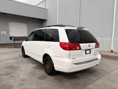 2006 Toyota Sienna LE