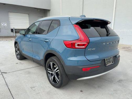 2023 Volvo XC40 B4 Core