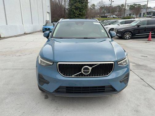 2023 Volvo XC40 B4 Core