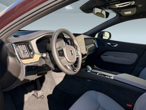 2026 Volvo XC60 B5 Core