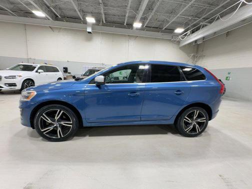 2017 Volvo XC60 T6 R-Design