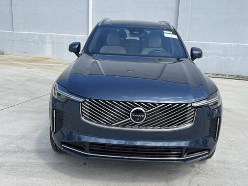 2025 Volvo XC90 B6 Plus 7-Seater