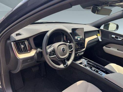 2026 Volvo XC60 B5 Core