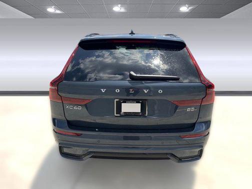 2026 Volvo XC60 B5 Core
