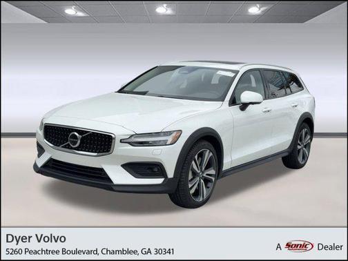 2025 Volvo V60 Cross Country B5 Plus
