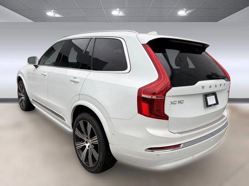 2025 Volvo XC90 B6 Plus 7-Seater