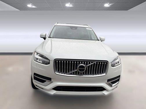 2025 Volvo XC90 B6 Plus 7-Seater