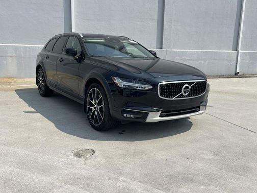 2018 Volvo V90 Cross Country T6