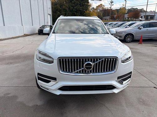 2024 Volvo XC90 B5 Plus Bright Theme