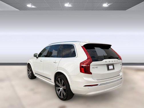 2024 Volvo XC90 B5 Plus Bright Theme