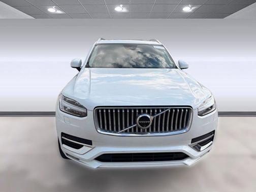 2024 Volvo XC90 B5 Plus Bright Theme