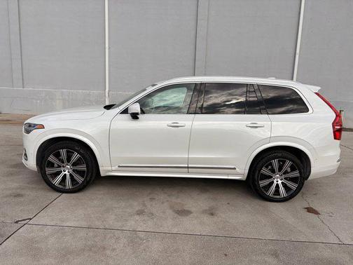 2024 Volvo XC90 B5 Plus Bright Theme