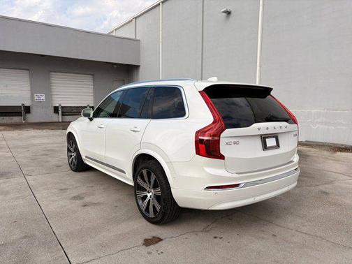 2024 Volvo XC90 B5 Plus Bright Theme
