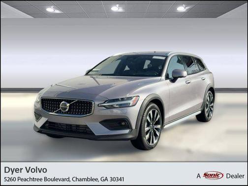 2026 Volvo V60 Cross Country Ultra, B5 AWD Gas (mild hybrid)