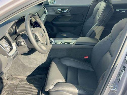 2026 Volvo V60 Cross Country Ultra, B5 AWD Gas (mild hybrid)