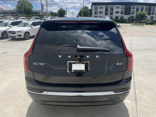 2025 Volvo XC90 B6 Ultra