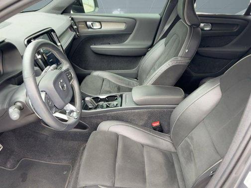 2019 Volvo XC40 T5 R-Design