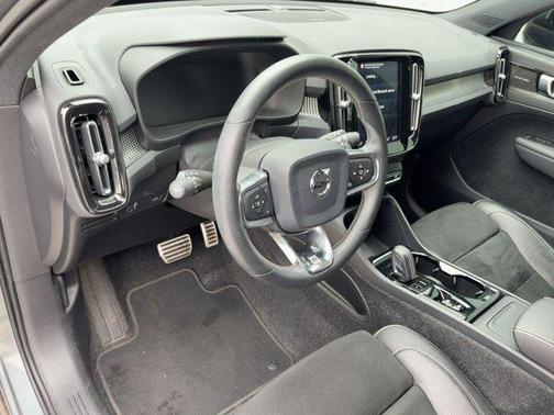 2019 Volvo XC40 T5 R-Design