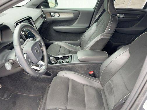 2019 Volvo XC40 T5 R-Design