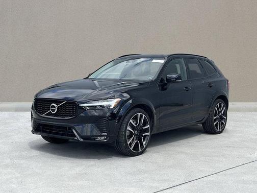 2023 Volvo XC60 B6 Ultimate Dark Theme