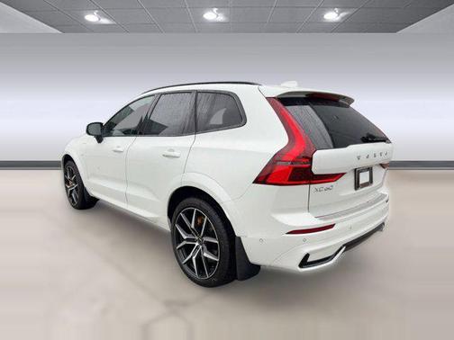 Crystal White Metallic 2026 Volvo XC60 Plug-In Hybrid T8 Polestar