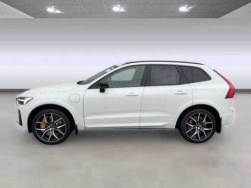 Crystal White Metallic 2026 Volvo XC60 Plug-In Hybrid T8 Polestar