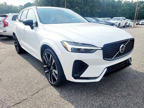 2025 Volvo XC60 Plug-In Hybrid T8 Ultra