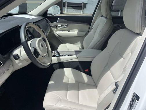 2024 Volvo XC90 B6 Plus Bright Theme 7-Seater