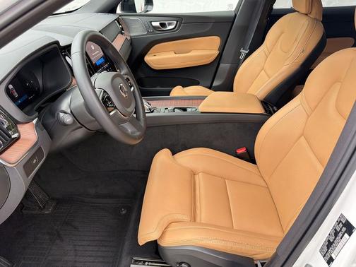 Crystal White Metallic 2024 Volvo XC60 B5 Ultimate Dark Theme