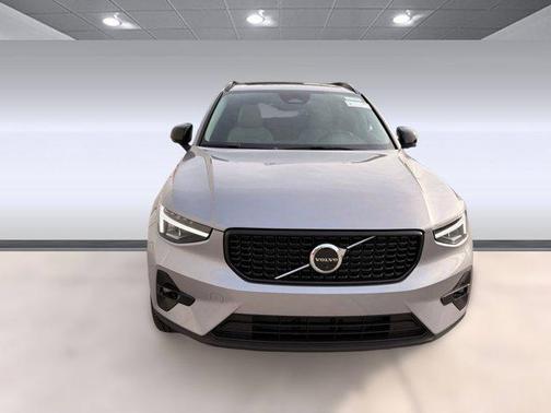 2026 Volvo XC40 B4 Plus