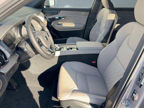 2026 Volvo XC90 Plus, B6 AWD Gas (mild hybrid), Gasoline, Bright, 7 Seats