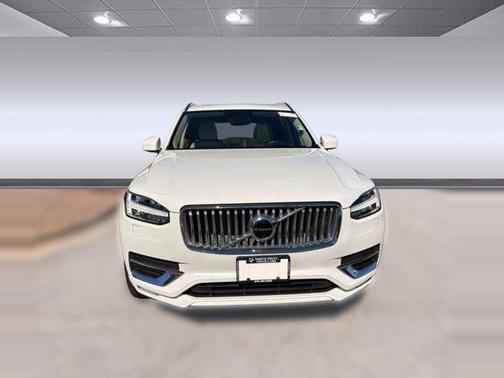 2022 Volvo XC90 T6 Inscription