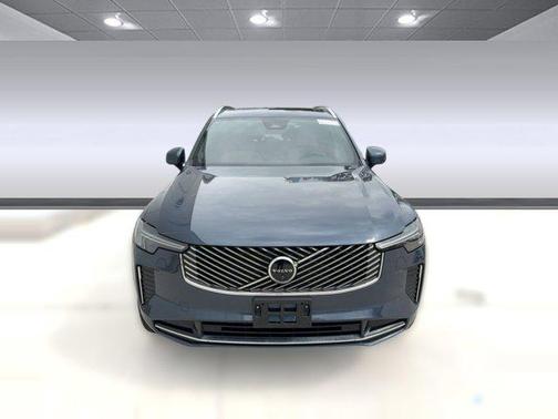 2025 Volvo XC90 B5 Plus 7-Seater