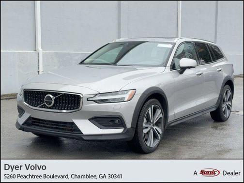 2025 Volvo V60 Cross Country Plus, B5 AWD Gas (mild hybrid)