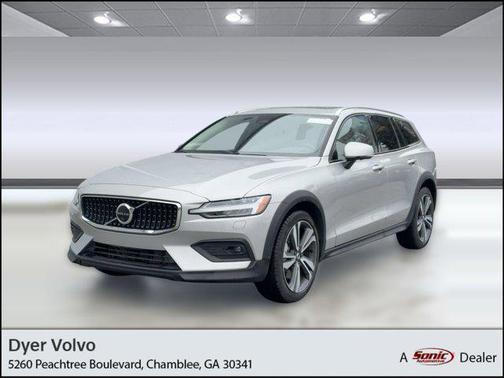 2025 Volvo V60 Cross Country Plus, B5 AWD Gas (mild hybrid)