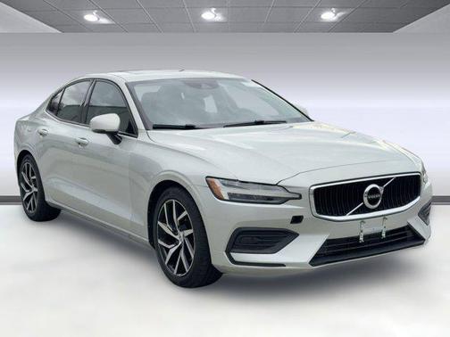 2019 Volvo S60 T5 Momentum