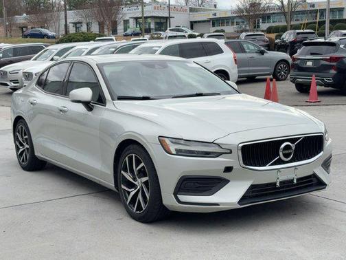 2019 Volvo S60 T5 Momentum