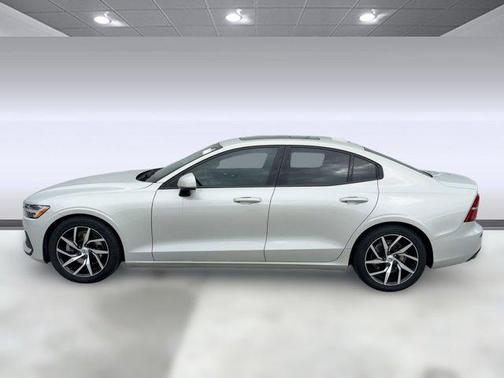 2019 Volvo S60 T5 Momentum