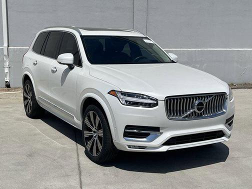 2022 Volvo XC90 T6 Inscription