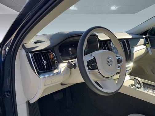 2024 Volvo S60 B5 Plus Dark Theme