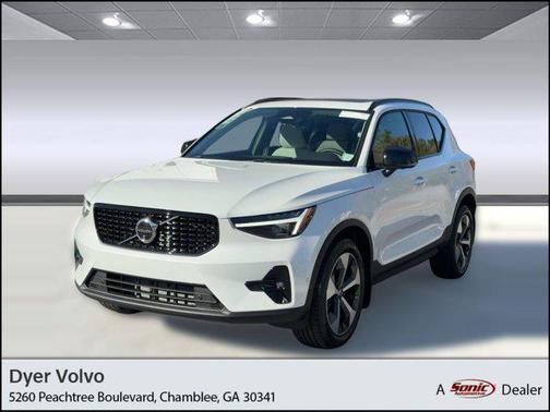 2026 Volvo XC40 Plus, B5 AWD Gas (mild hybrid), Dark