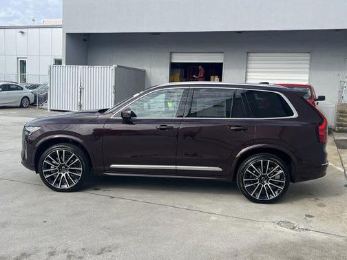 2025 Volvo XC90 B5 Plus 6-Seater