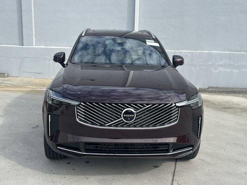 2025 Volvo XC90 B5 Plus 6-Seater