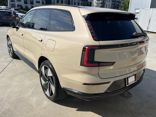 2025 Volvo EX90 Twin Motor Performance Ultra 6-Seater