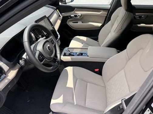 2026 Volvo XC90 B5 Plus 6-Seater