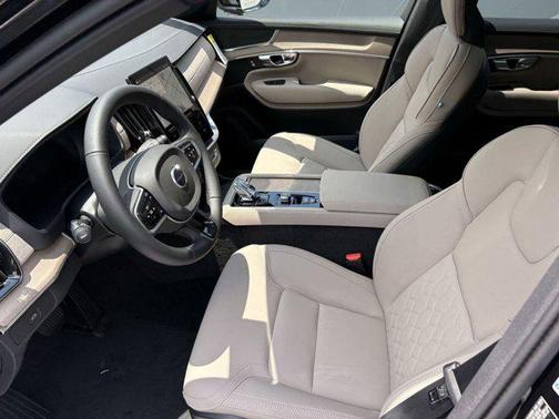 2026 Volvo XC90 B5 Plus 6-Seater