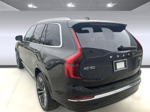 2025 Volvo XC90 B6 Core